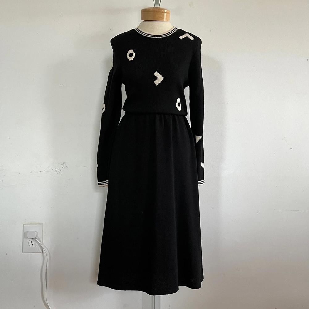 Elegant Vintage Black Geometric Peter Lynne 1970s Circle Symbol Dress
